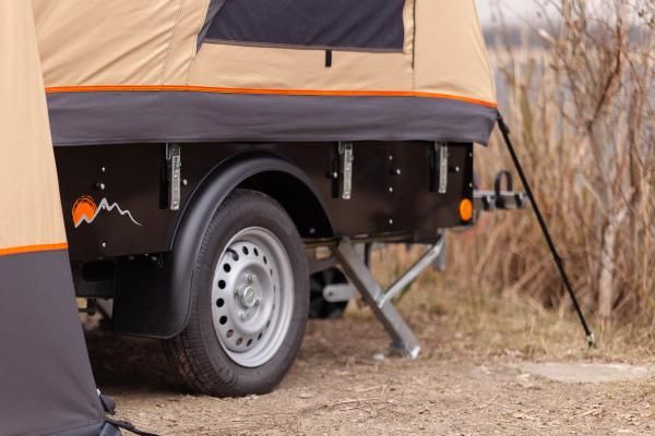 Alpenkreuzer Campfire chassis when pitched