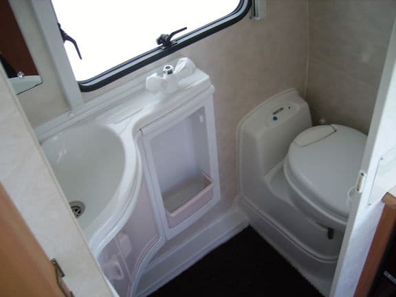 Avondale Rialto 390-2