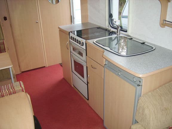 Coachman Amara 580