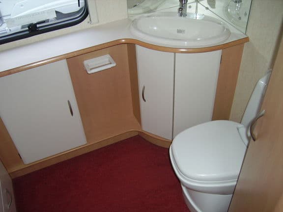 Coachman Amara 580