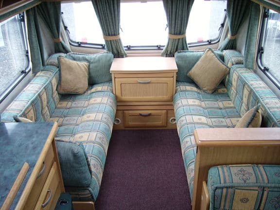 Elddis Typhoon EX 2000