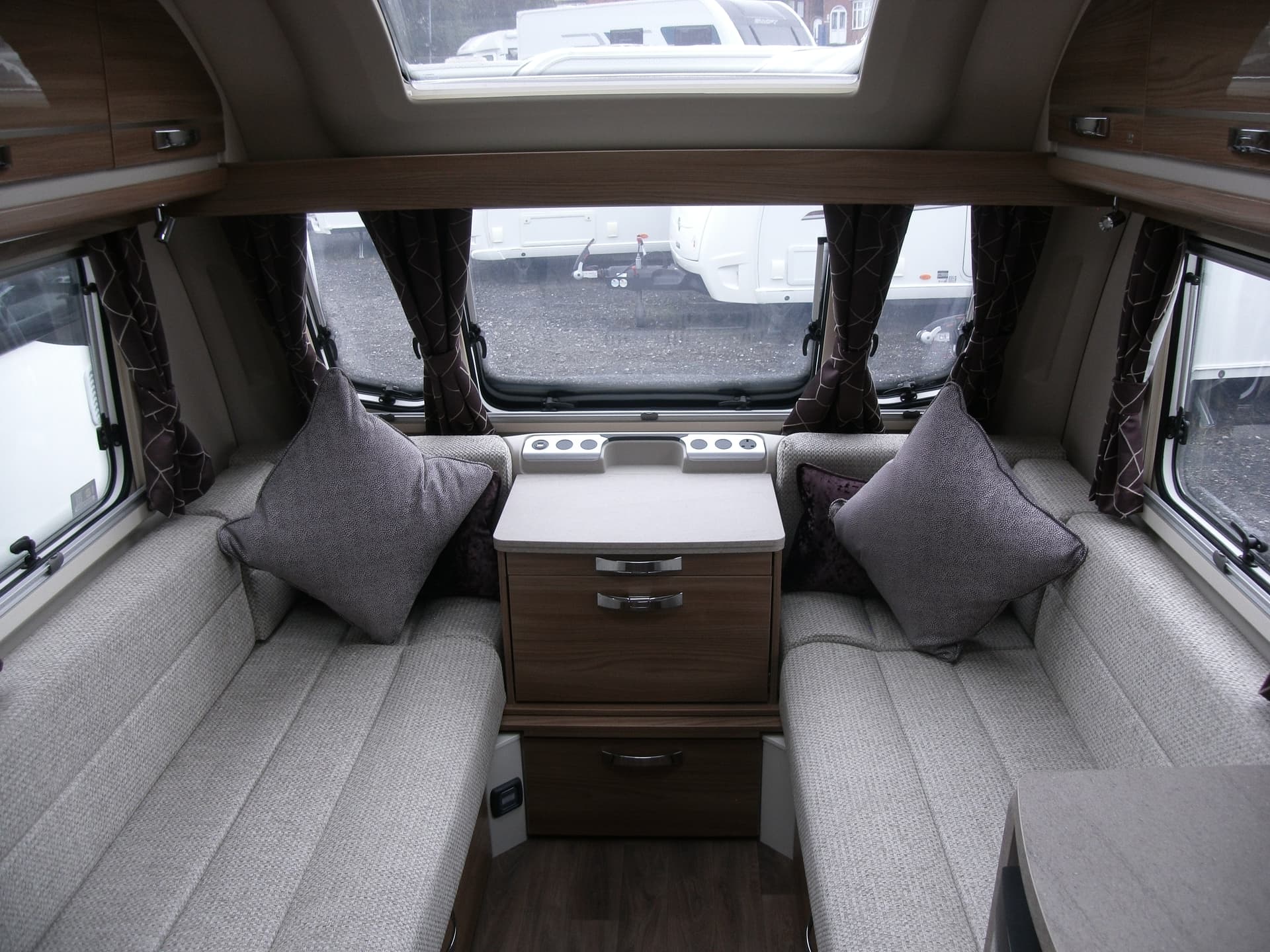 Challenger 560
