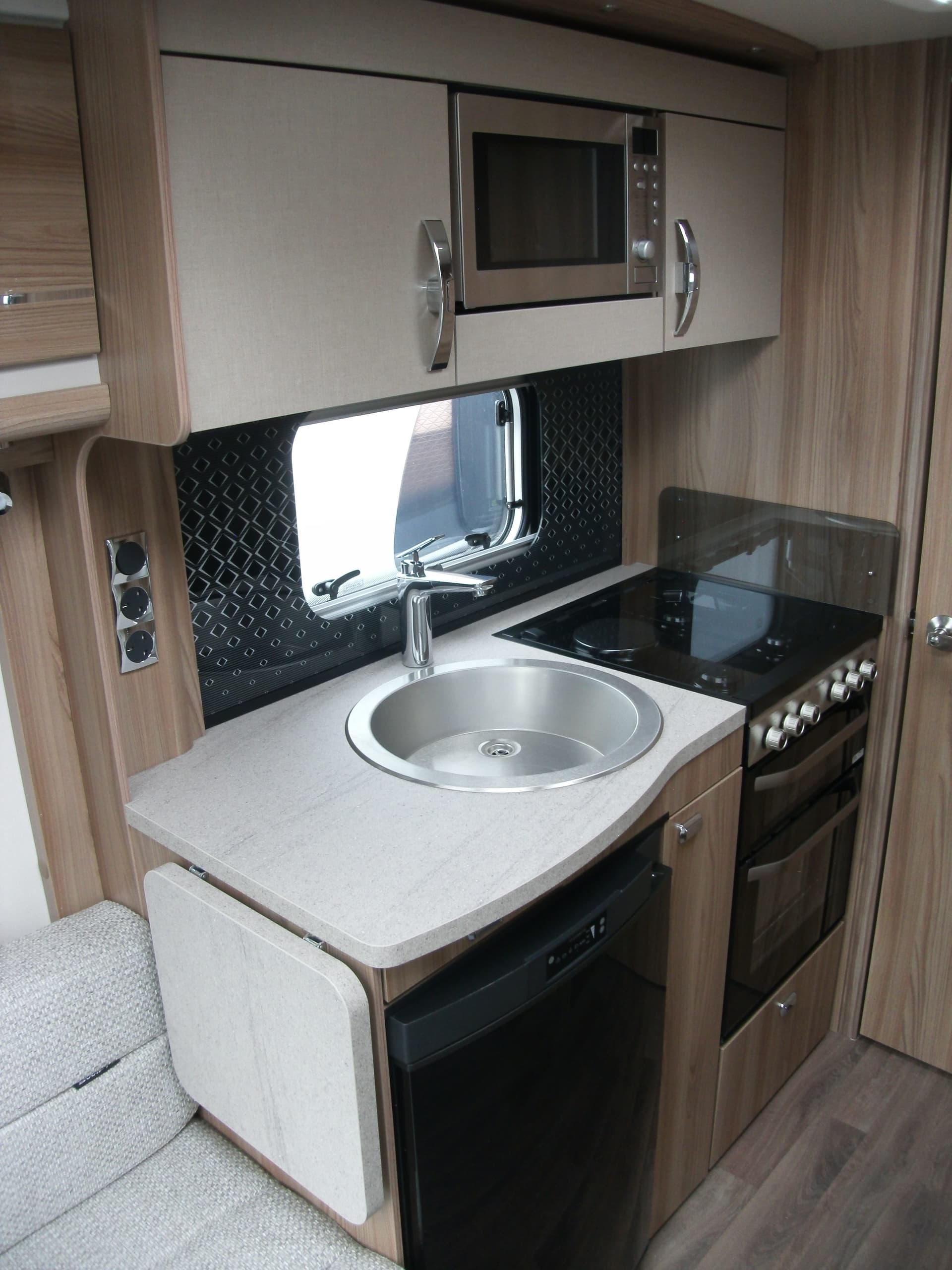 Challenger 560