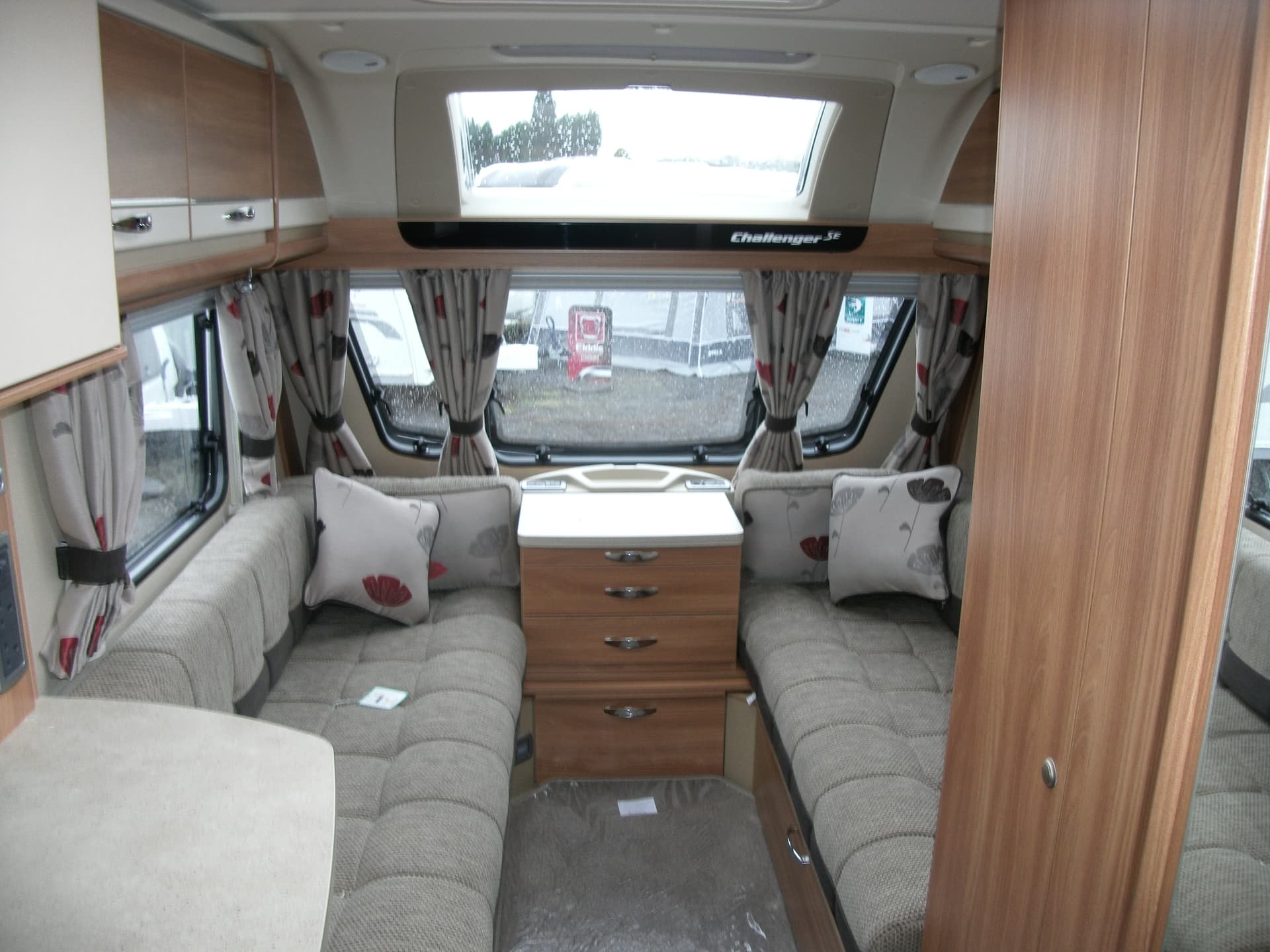 Challenger SE 590