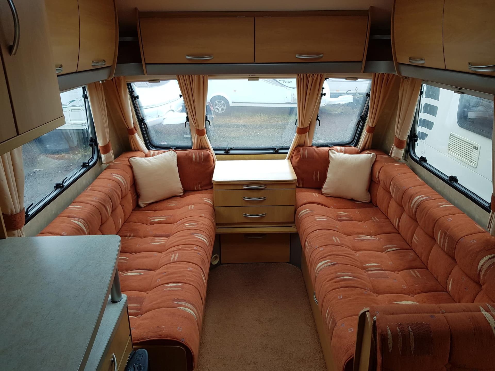 Charisma 560